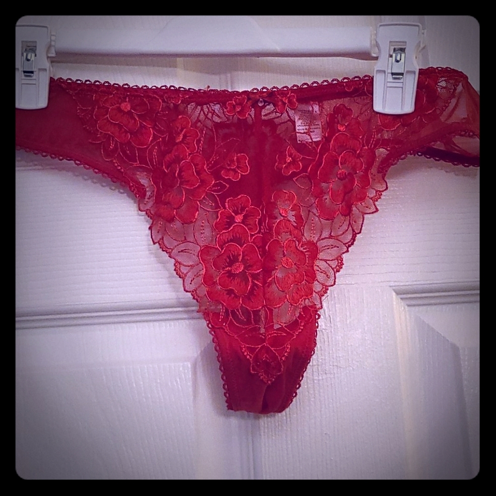 Victoria's Secret red thong size L